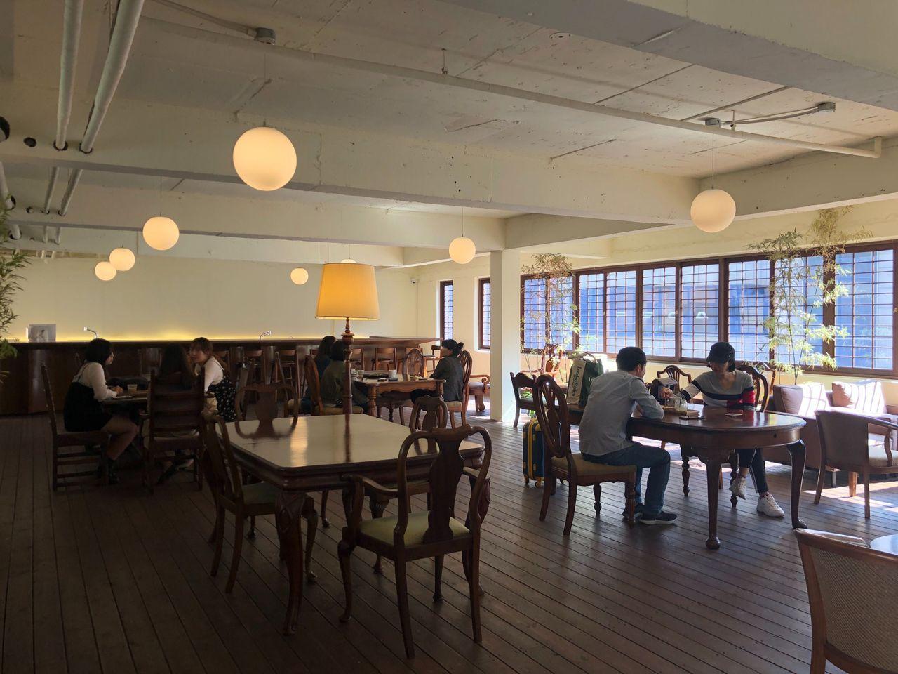 Popular Gangnam Cafe | Gabaedo